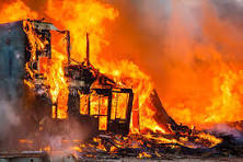 Pacoima Fire Today: Massive Blaze Sends Thick Smoke Across Pacoima as Firefighters Rush to Contain Growing Incident